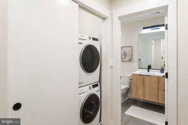 733 8th St SE Unit 1, Washington, DC 20003