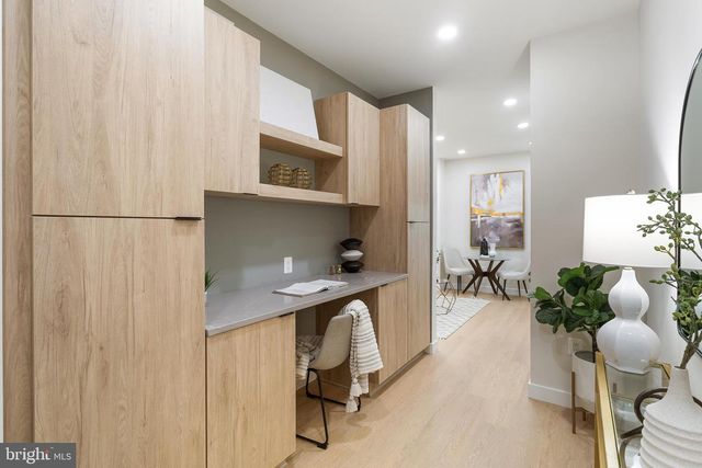 733 8th St SE Unit 1, Washington, DC 20003