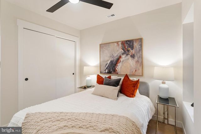733 8th St SE Unit 1, Washington, DC 20003