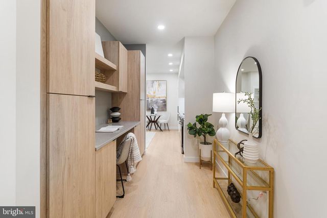 733 8th St SE Unit 1, Washington, DC 20003