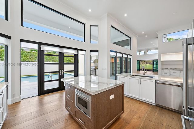 108 Waters Edge Dr, Jupiter, FL 33477