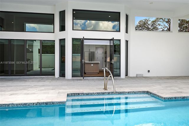 108 Waters Edge Dr, Jupiter, FL 33477