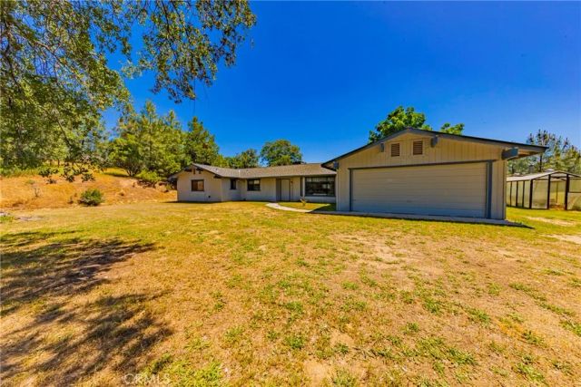 47457 Road 620, Oakhurst, CA 93644