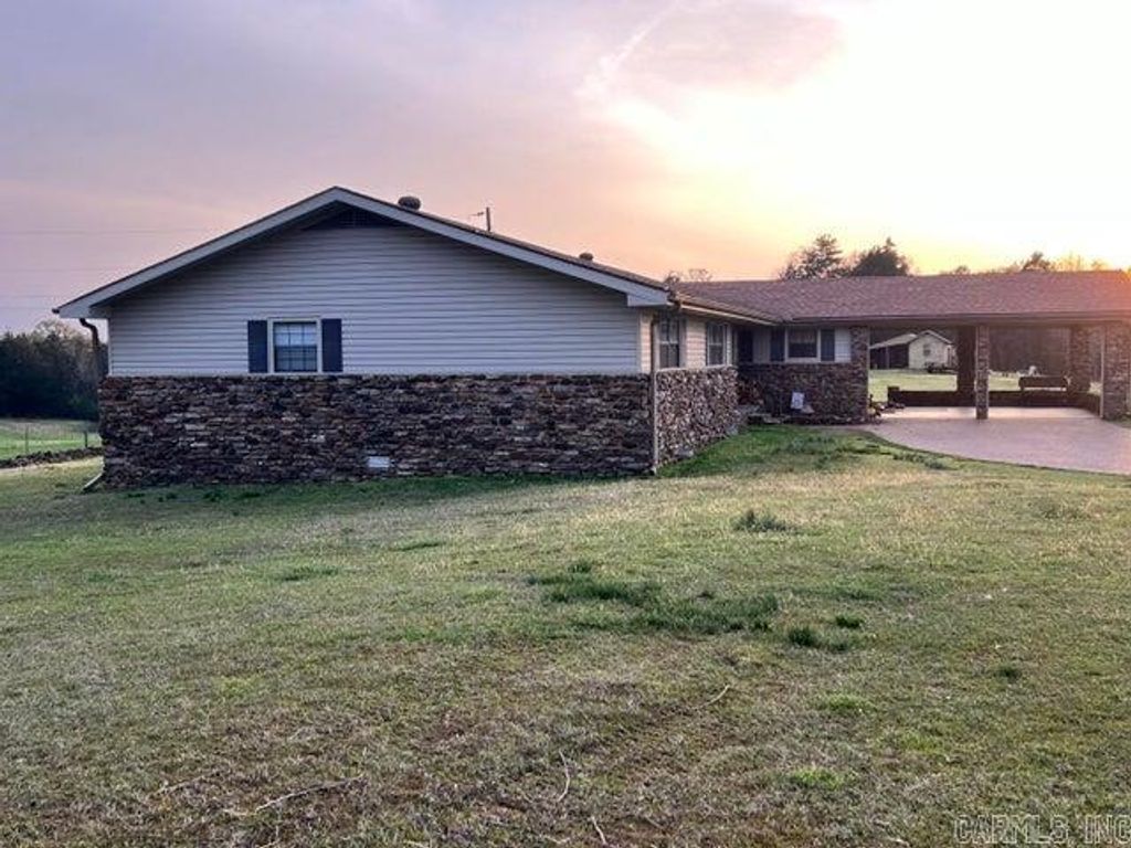 1174 County Road 3335, Clarksville, AR 72830
