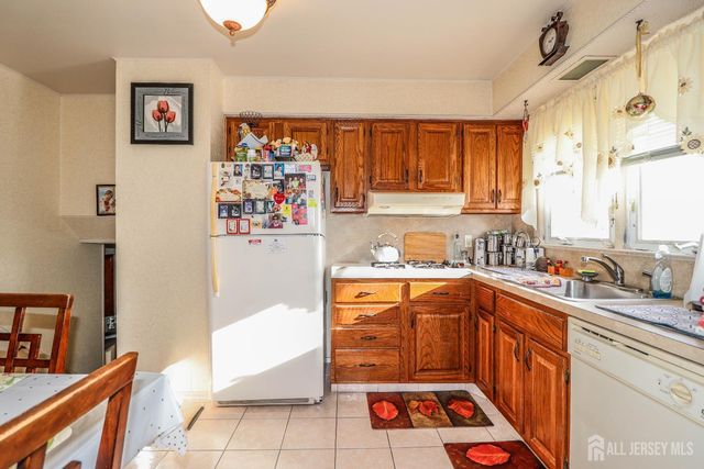 37 Patrick Street, Carteret, NJ 07003