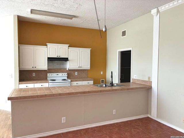 7114 E ELM TRAIL, San Antonio, TX 78244