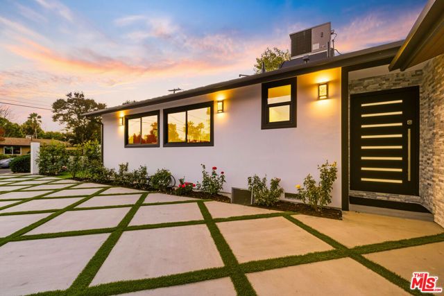 16823 Valerio Street, Los Angeles, CA 91406