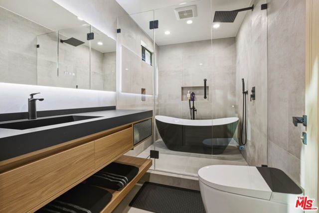 16823 Valerio Street, Los Angeles, CA 91406