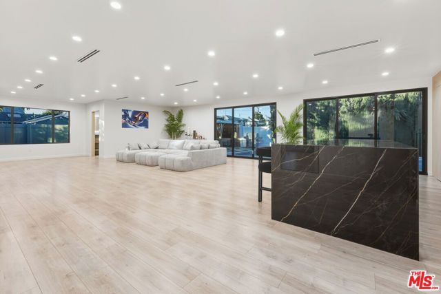 16823 Valerio Street, Los Angeles, CA 91406