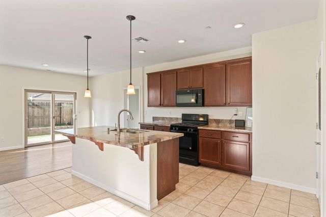 2786 Kirsch Dr, Antelope, CA 95843