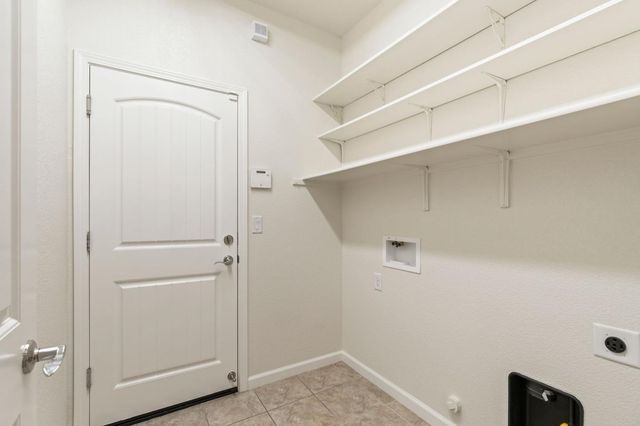 2786 Kirsch Dr, Antelope, CA 95843