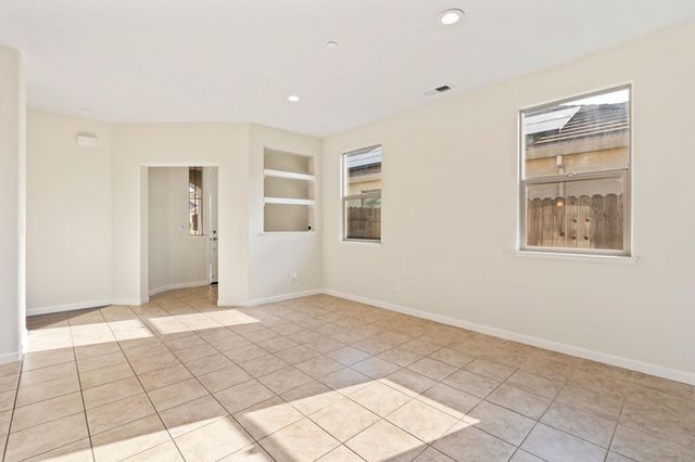 2786 Kirsch Dr, Antelope, CA 95843