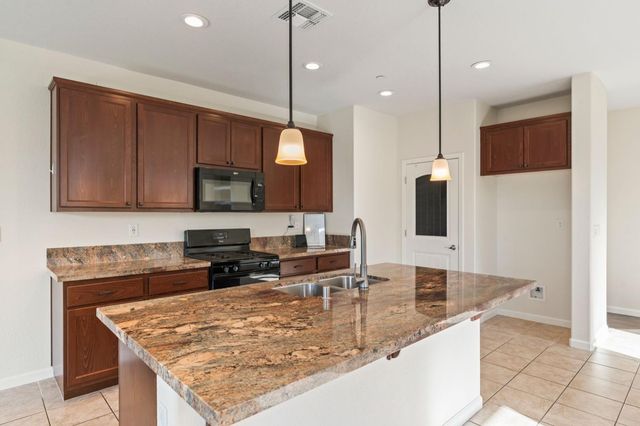 2786 Kirsch Dr, Antelope, CA 95843