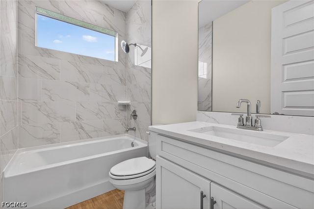 1030 SW 15th AVE, Cape Coral, FL 33991