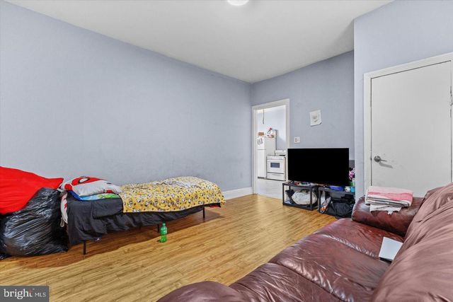 597 W PHILADELPHIA ST, York, PA 17403