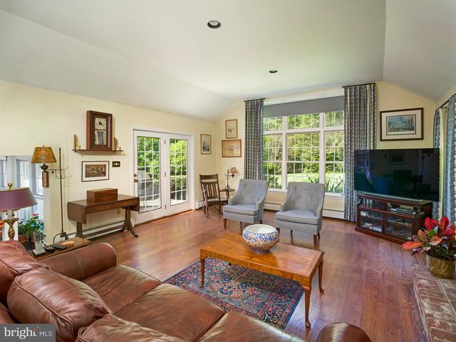 610 S WATERLOO RD, Devon, PA 19333