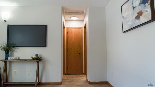 6 CALAMITY LN, Deadwood, SD 57732