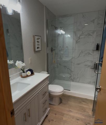 6 CALAMITY LN, Deadwood, SD 57732