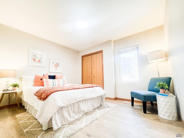 6 CALAMITY LN, Deadwood, SD 57732