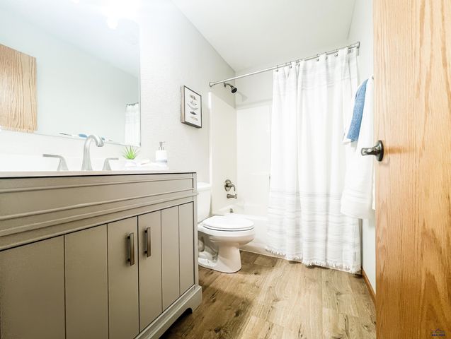 6 CALAMITY LN, Deadwood, SD 57732