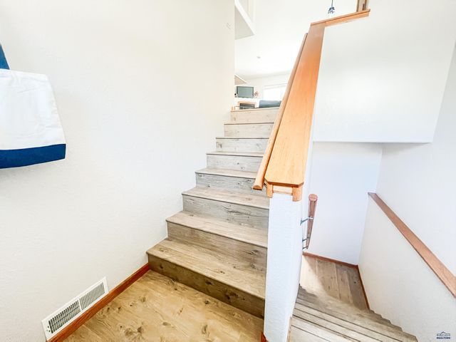 6 CALAMITY LN, Deadwood, SD 57732