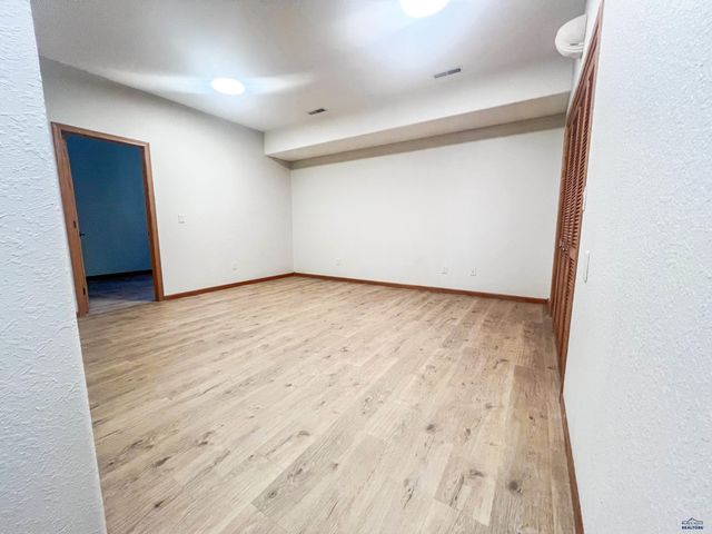 6 CALAMITY LN, Deadwood, SD 57732