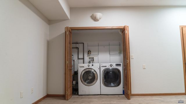 6 CALAMITY LN, Deadwood, SD 57732