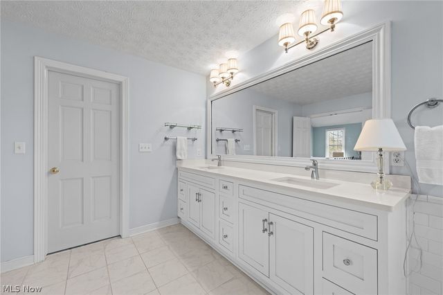 7464 Wetherburn Way, Hudson, OH 44236