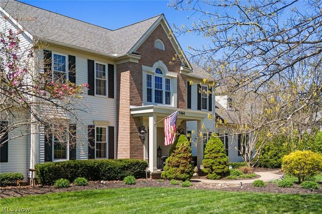7464 Wetherburn Way, Hudson, OH 44236