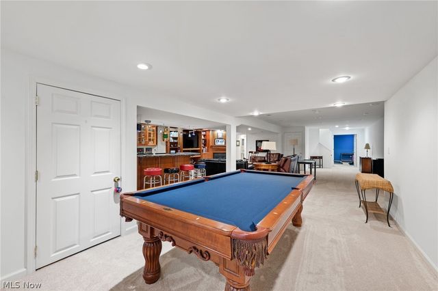 7464 Wetherburn Way, Hudson, OH 44236