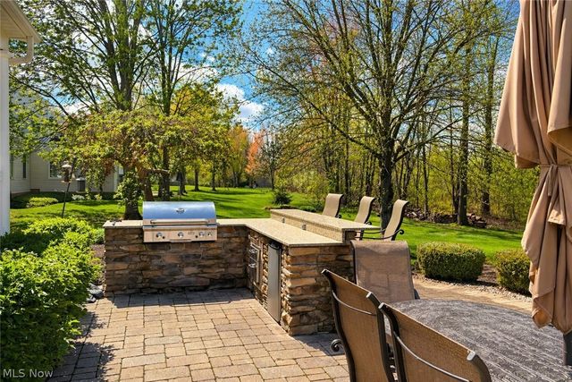 7464 Wetherburn Way, Hudson, OH 44236
