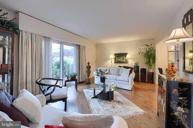 425 W CARACAS AVE, Hershey, PA 17033