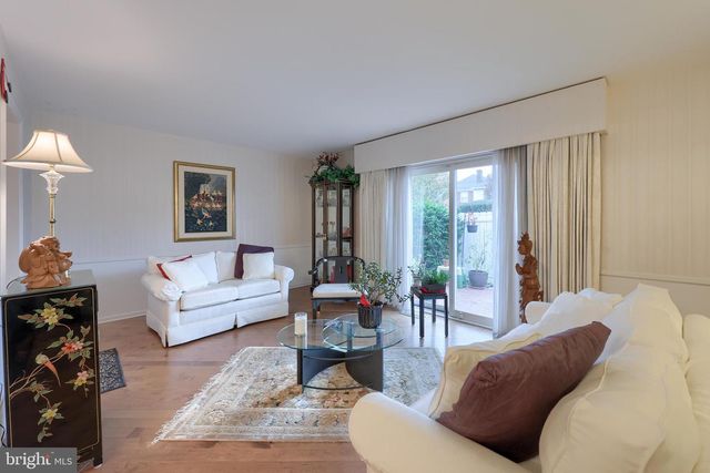 425 W CARACAS AVE, Hershey, PA 17033