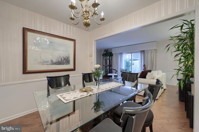 425 W CARACAS AVE, Hershey, PA 17033