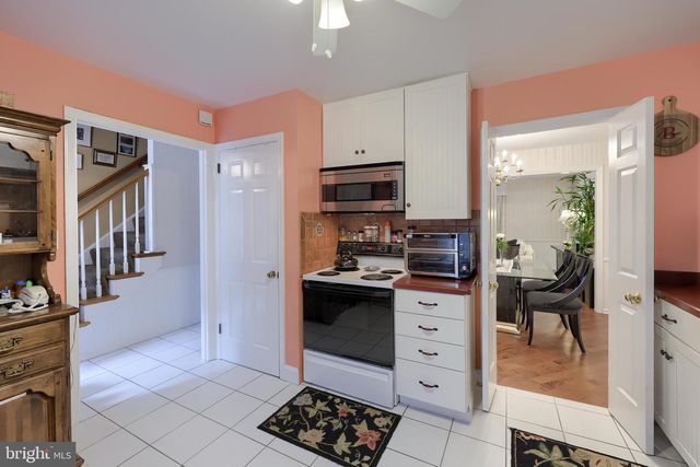 425 W CARACAS AVE, Hershey, PA 17033