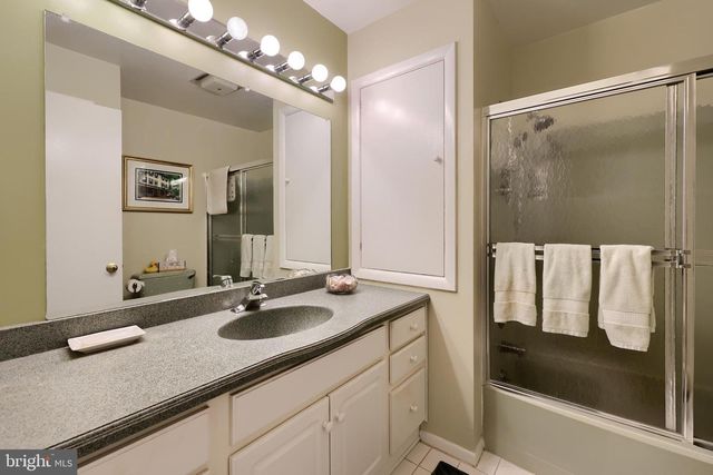 425 W CARACAS AVE, Hershey, PA 17033