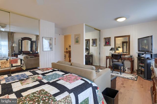 425 W CARACAS AVE, Hershey, PA 17033