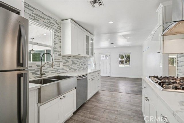 17043 Celtic Street, Granada Hills (los Angeles), CA 91344