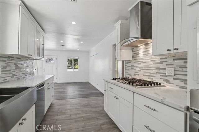 17043 Celtic Street, Granada Hills (los Angeles), CA 91344