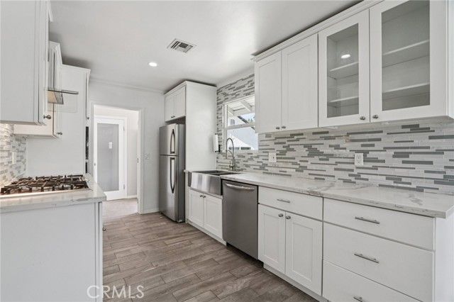 17043 Celtic Street, Granada Hills (los Angeles), CA 91344