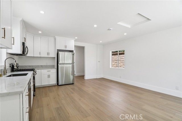 17043 Celtic Street, Granada Hills (los Angeles), CA 91344