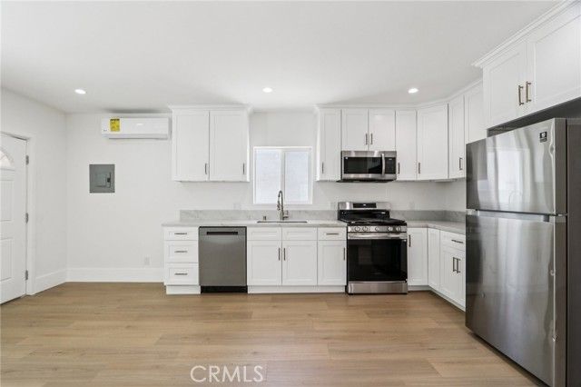 17043 Celtic Street, Granada Hills (los Angeles), CA 91344