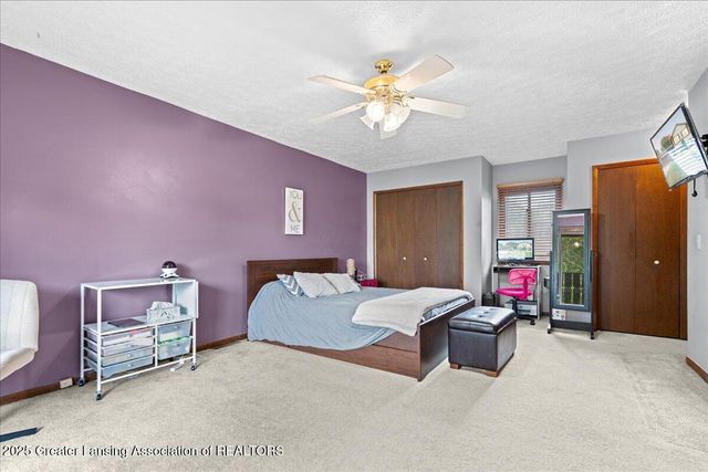 2524 Newport Dr Drive, Lansing, MI 48906