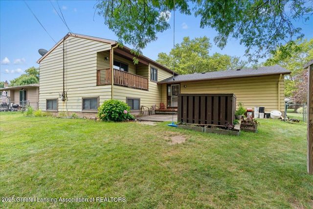 2524 Newport Dr Drive, Lansing, MI 48906