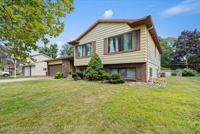 2524 Newport Dr Drive, Lansing, MI 48906