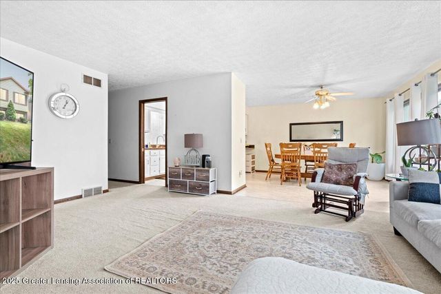 2524 Newport Dr Drive, Lansing, MI 48906