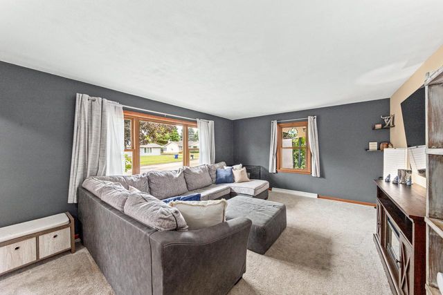332 S Kendrick AVENUE, Burlington, WI 53105