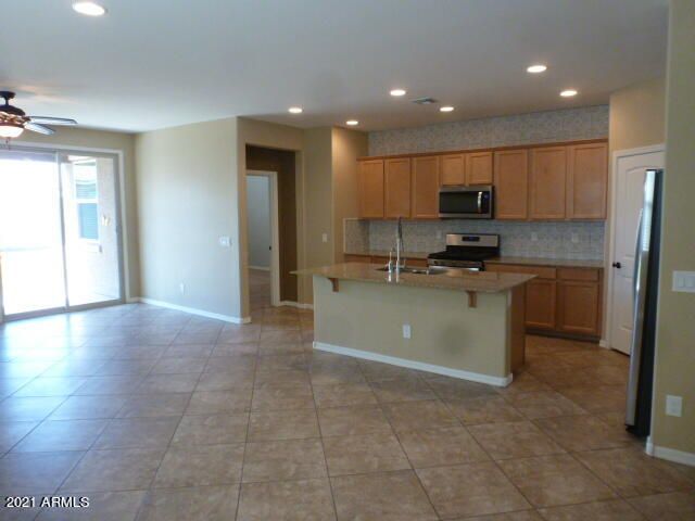 2057 W KENTON Way, San Tan Valley, AZ 85144