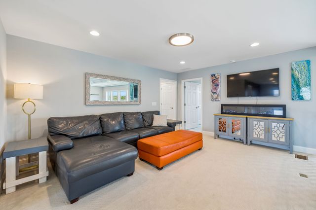 1071 Oakhall Dr, Mount Juliet, TN 37122