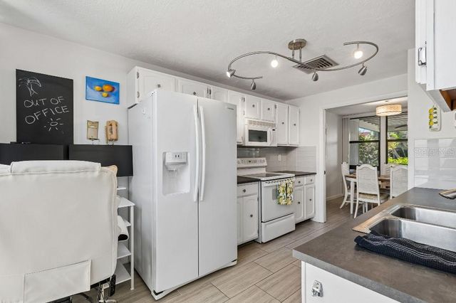 500 PARK BOULEVARD S 24, Venice, FL 34285